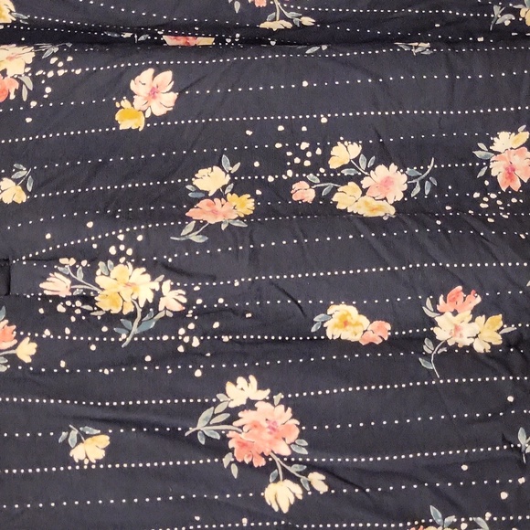 XL Navy Floral Sleeveless Top Reitmans - Picture 2 of 4